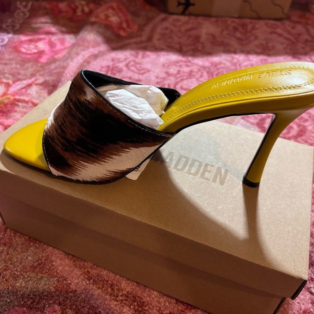 Steve Madden Yellow and Brown Heels